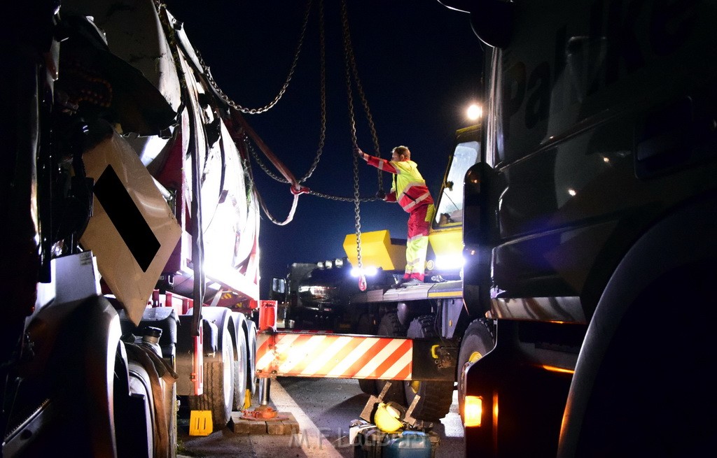 VU Gefahrgut LKW umgestuerzt A 4 Rich Koeln Hoehe AS Gummersbach P728.JPG - Miklos Laubert